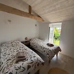 Hébergement de vacances L'atelier Jolie Maison De Charme Proche Puy Dufou *