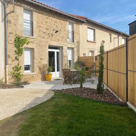 Holiday home L'atelier Jolie Maison De Charme Proche Puy Dufou *