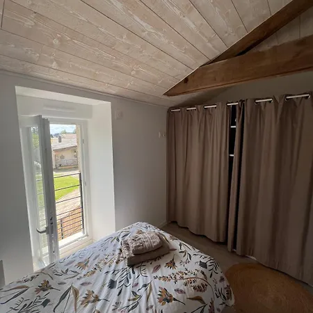 בית נופש L'atelier Jolie Maison De Charme Proche Puy Dufou