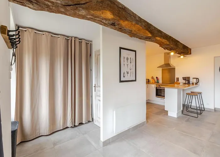 Holiday home L'atelier Jolie Maison De Charme Proche Puy Dufou