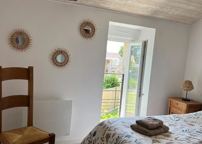 Holiday home L'atelier Jolie Maison De Charme Proche Puy Dufou La Flocelliere