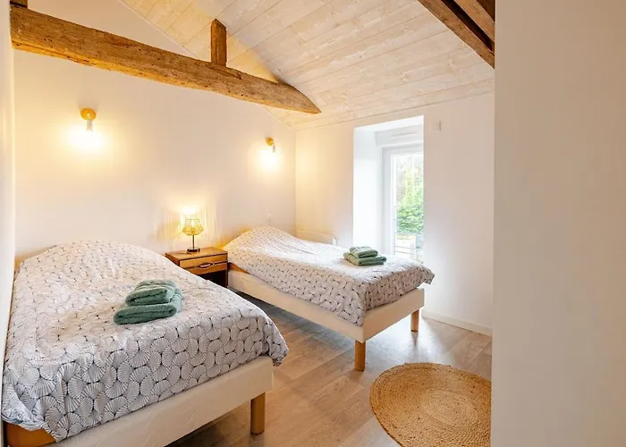 Holiday home L'atelier Jolie Maison De Charme Proche Puy Dufou *