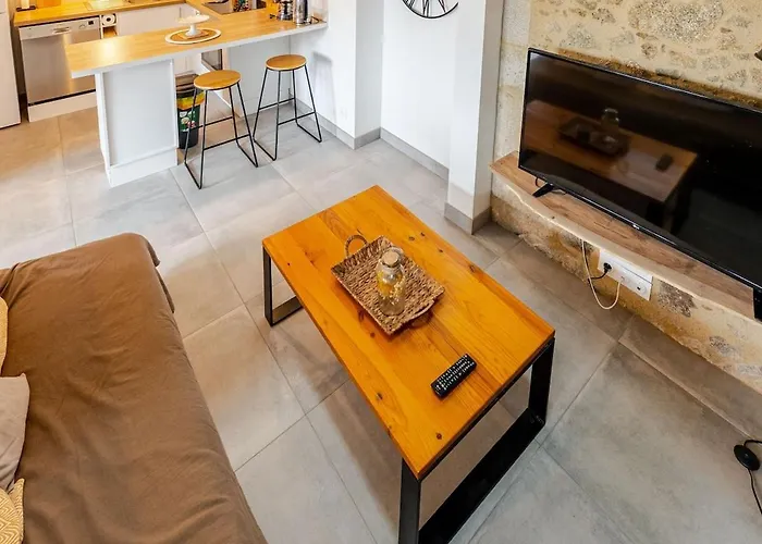 Holiday home L'atelier Jolie Maison De Charme Proche Puy Dufou